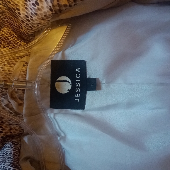 Size 8 Jessica hooded water resistant trench - Picture 5 of 6